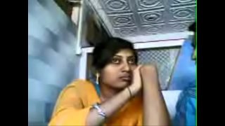 320px x 180px - VID-20071207-PV0001-Nagpur (IM) Hindi 28 yrs old unmarried girl Veena  kissing (Liplock) her 29 yrs old unmarried lover Sanjay at tea shop sex porn  video